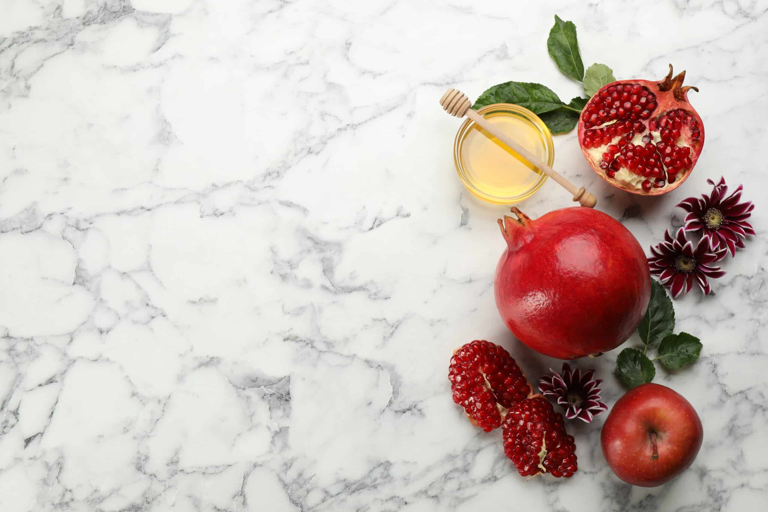 Flat,Lay,Composition,With,Rosh,Hashanah,Holiday,Attributes,On,White